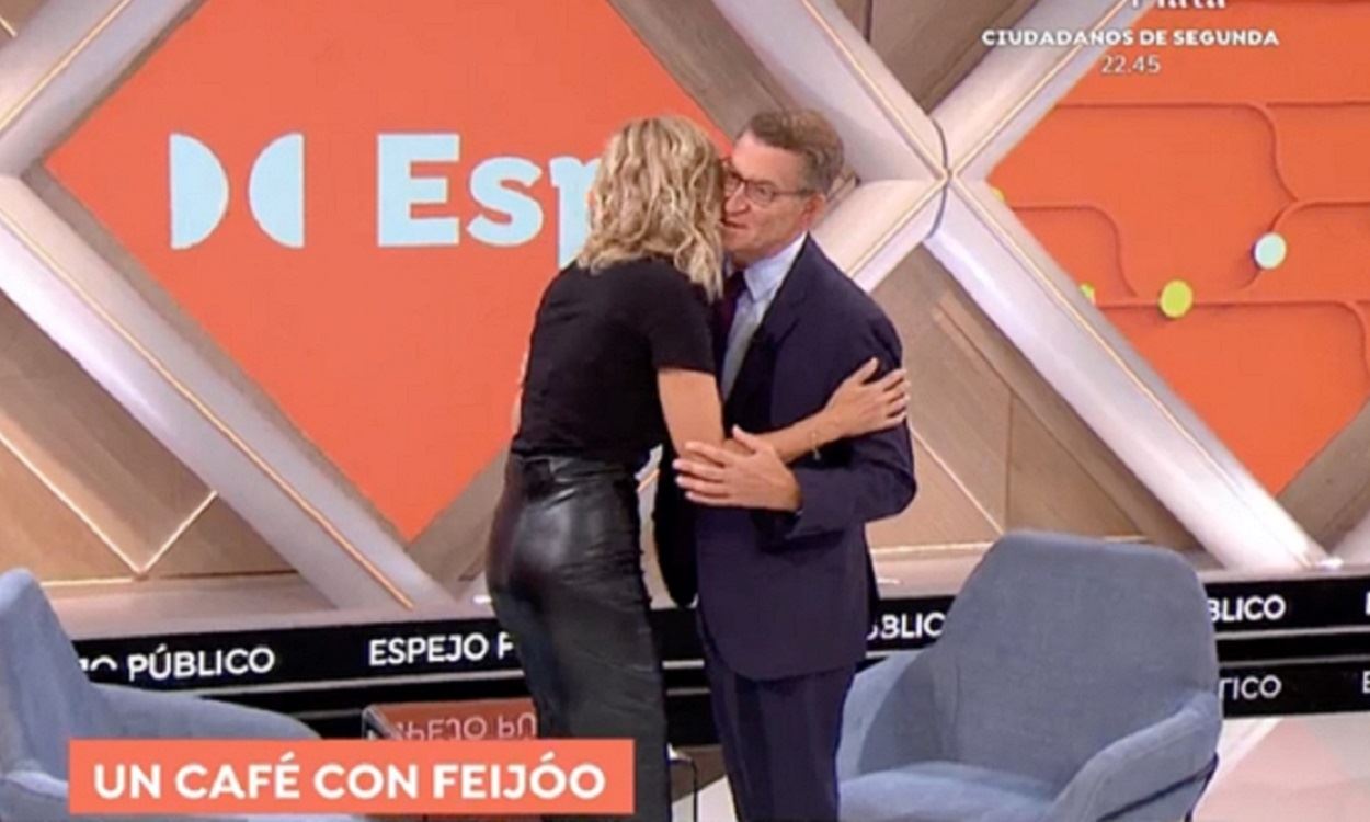 Alberto Núñez Feijóo saluda a Susanna Griso en Espejo Público. Antena 3