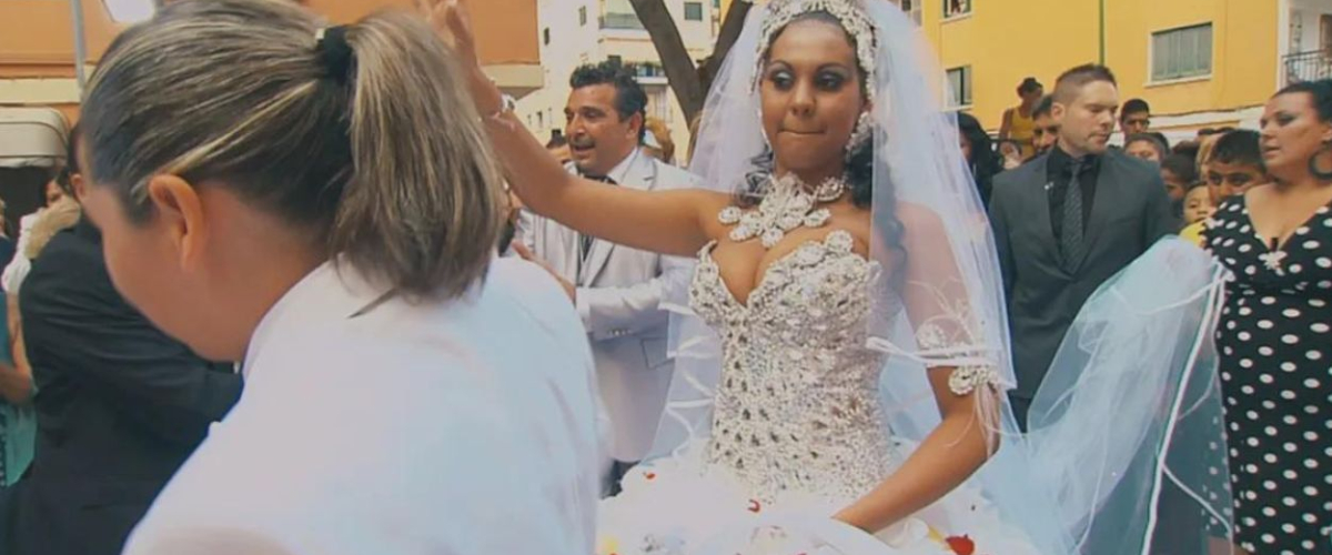 La prueba del pañuelo en el pueblo gitano ¿Tradición o agresión sexual? La prueba del pañuelo en el pueblo gitano ¿Tradición o agresión sexual?