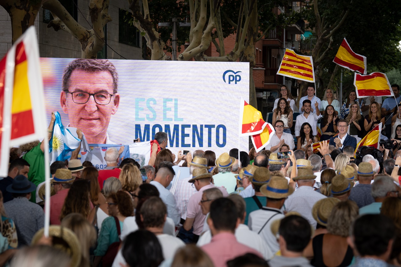 El presidente del Partido Popular,  Alberto Núñez Feijóo, en el acto de inicio de la campaña electoral en Castelldefels. (Foto: EP)