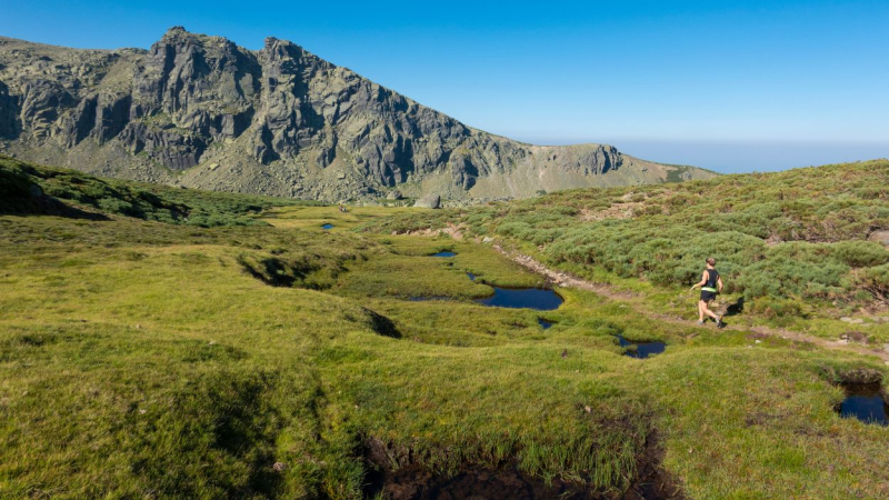 Ruta de senderismo en la preciosa Sierra de Béjar ubicada en la provincia de Salamanca. Canva