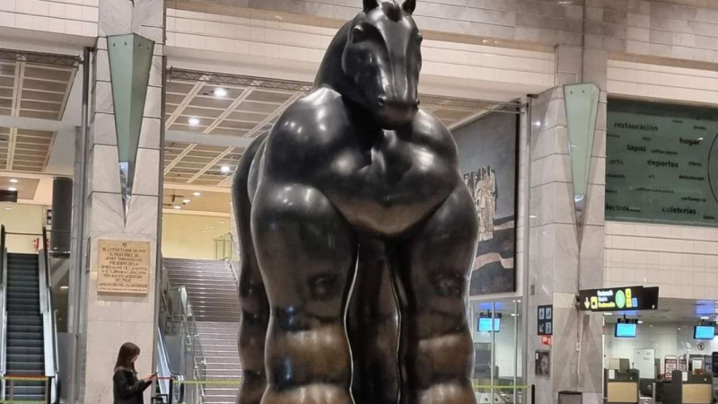 "El caballo" de Fernando Botero, en Barcelona