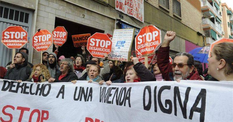 Protesta de activistas de 'Stop Desahucios'.