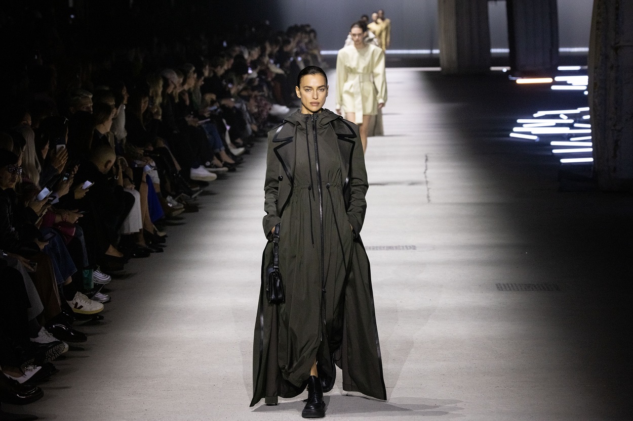 Irina Shayk en la pasarela de moda de Milán. Europa Press.