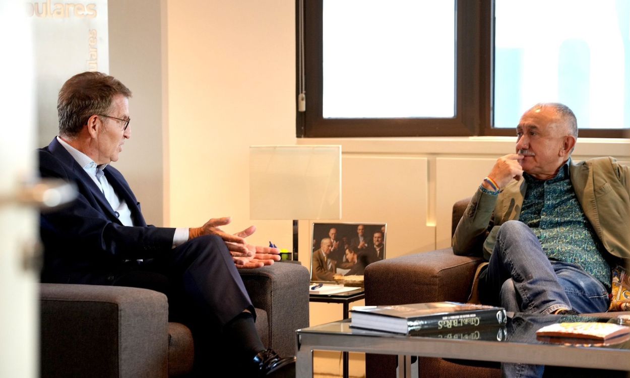 El líder del PP, Alberto Núñez Feijóo, reunido con el secretario general de UGT, Pepe Álvarez. EP.