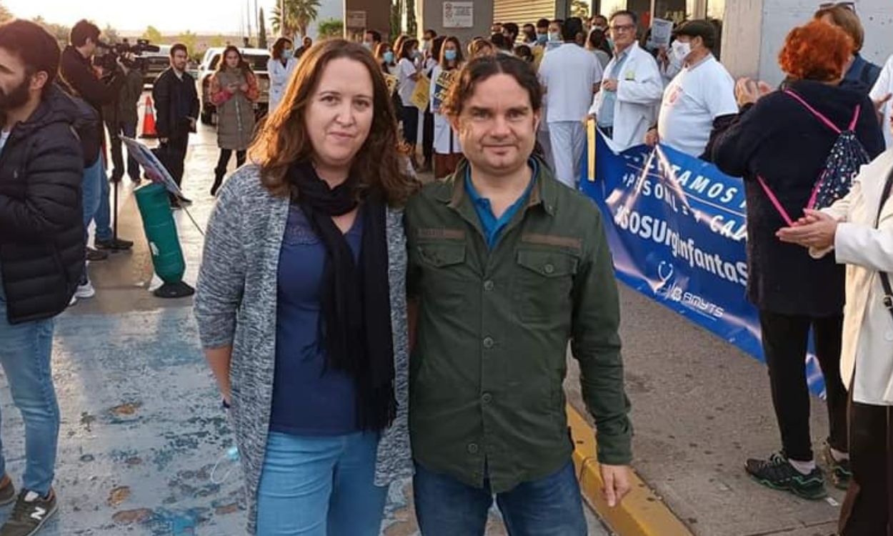 Patricia Moreno Bel junto con el portavoz de Podemos en Alcobendas, Eduardo Andradas