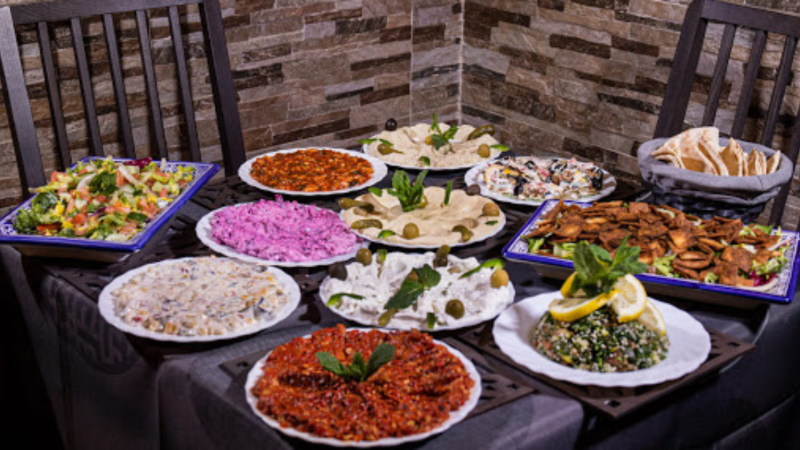 Hay vida más allá del kebab. Algunos de los productos de la carta de Gyros Gourmet. Hay vida más allá del kebab. Algunos de los productos de la carta de Gyros Gourmet.