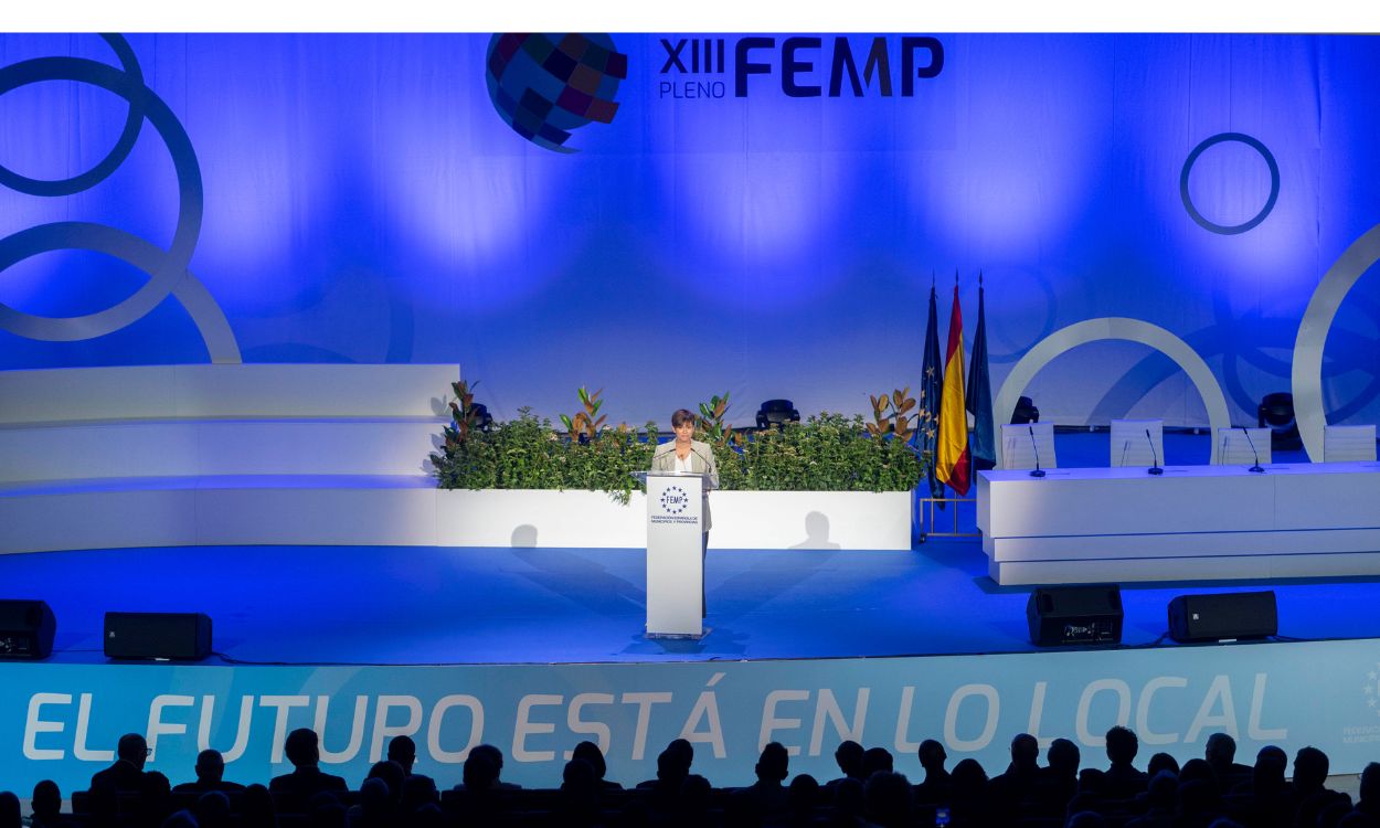 La ministra Portavoz del Gobierno en funciones, Isabel Rodríguez interviene en el congreso de la Femp en el Palacio Municipal de Congresos, a 23 de septiembre de 2023, en Madrid (España).