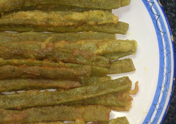 Judías verdes con harina de maíz y lomos de salmonetes con verduras