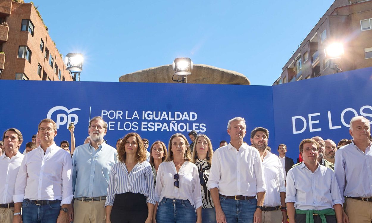 Foto de familia del PP tras la manifestación contra la amnistía en Madrid. EP.