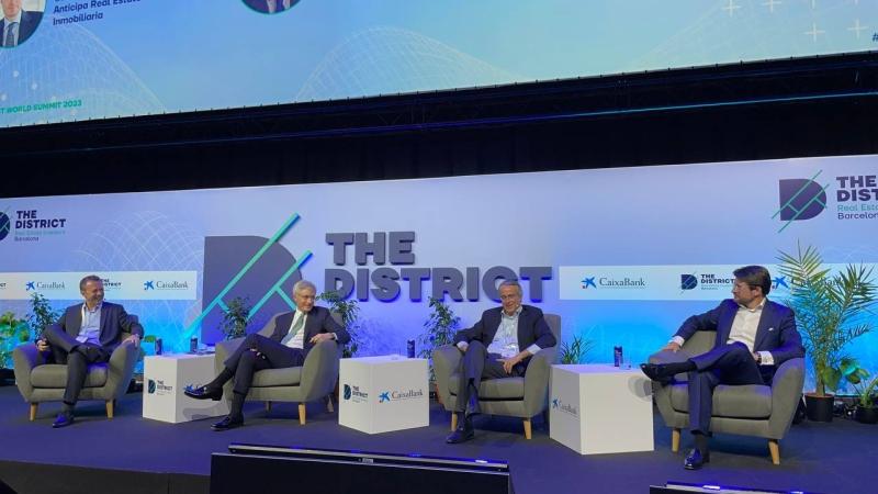 El presidente del congreso The District, Juan Velayo; el ceo de Anticipa y Aliseda, Eduard Mendiluce; el presidente de Meridia Capital, Javier Faus, y el ceo de Serviabitat, Borja Goday, en el panel 'Exploring a Fresh Phase in Real Estate'.