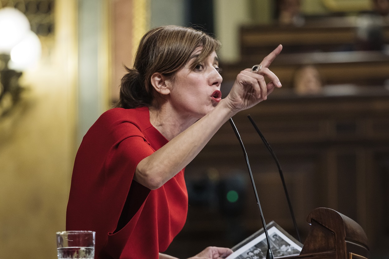 La portavoz de Sumar en el Congreso, Marta Lois, interviene durante la primera sesión del debate de investidura del líder del PP. EP.