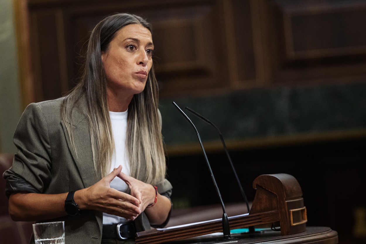 La diputada de Junts, Miriam Nogueras, durante la primera sesión del debate de investidura del líder del PP, Alberto Núñez Feijóo. EP