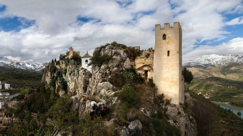 El Castillo de Guadalest, construido por los musulmanes, sobrevivió al terremoto de 1644. Diputación de Alicante