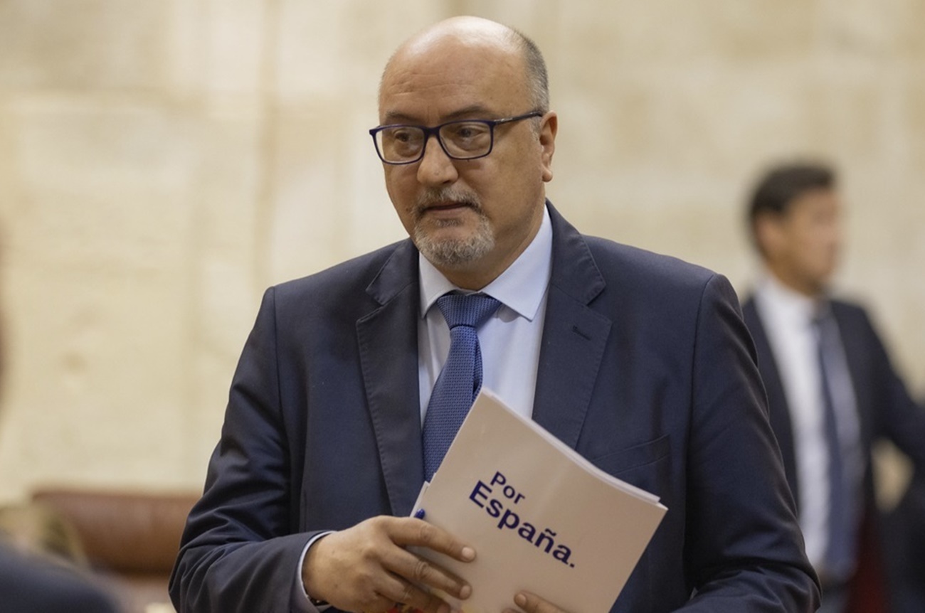 El portavoz adjunto del Grupo Parlamentario VOX en el Parlamento de Andalucía, Ricardo López Olea, acusa al PP de su "cada vez más marcado carácter nacionalista".