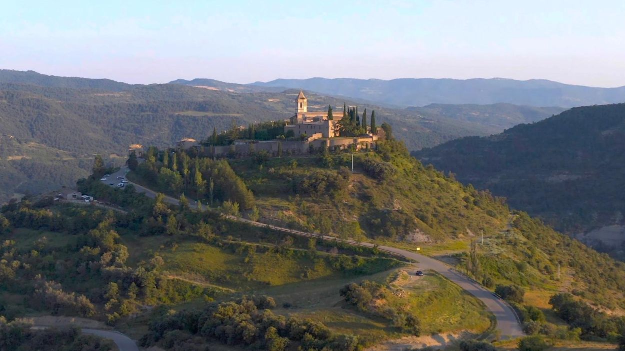 Vista panorámica de Roda de Isábena, el pueblo más pequeño con catedral de España. Turismo Aragón