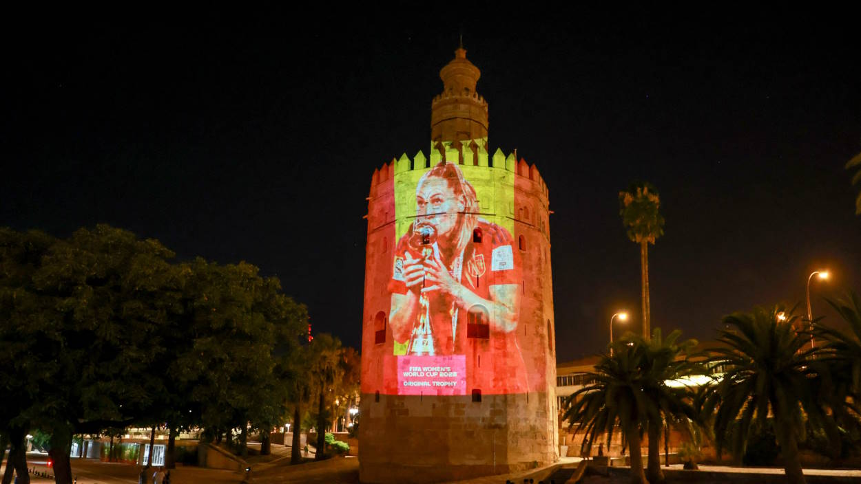 La Torre del Oro de Sevilla celebra el Mundial de la Selección Española de Fútbol Femenino. EP