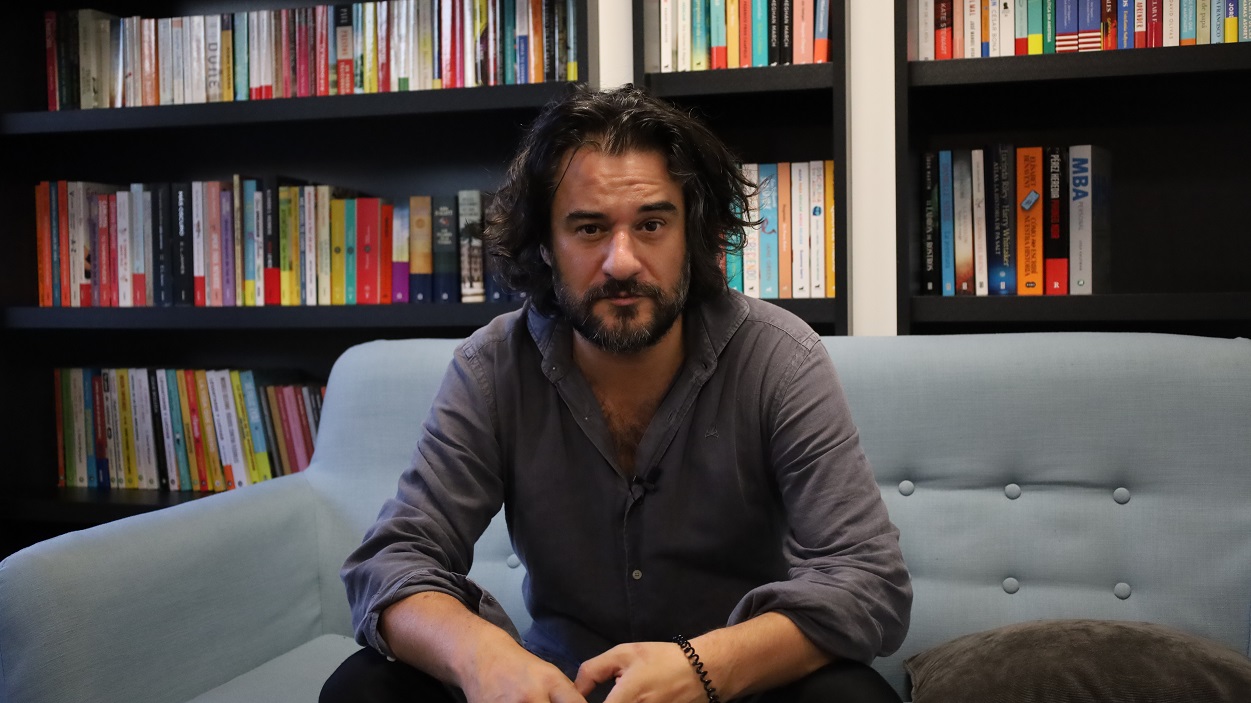 Manuel Jabois, entrevistado por ElPlural.com con motivo de su última novela, Mirafiori (Alfaguara). Fotografía: Manuel Rodríguez