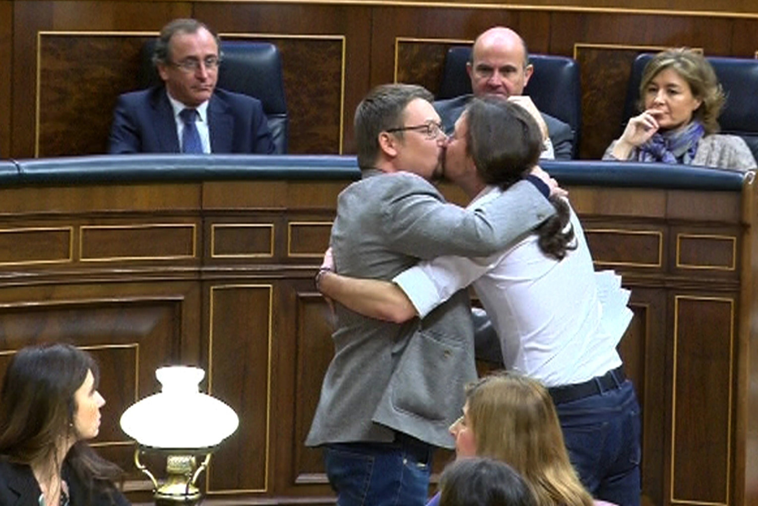 Uno de los momentos que pasará a la historia, con el beso entre Iglesias y Doménech. 