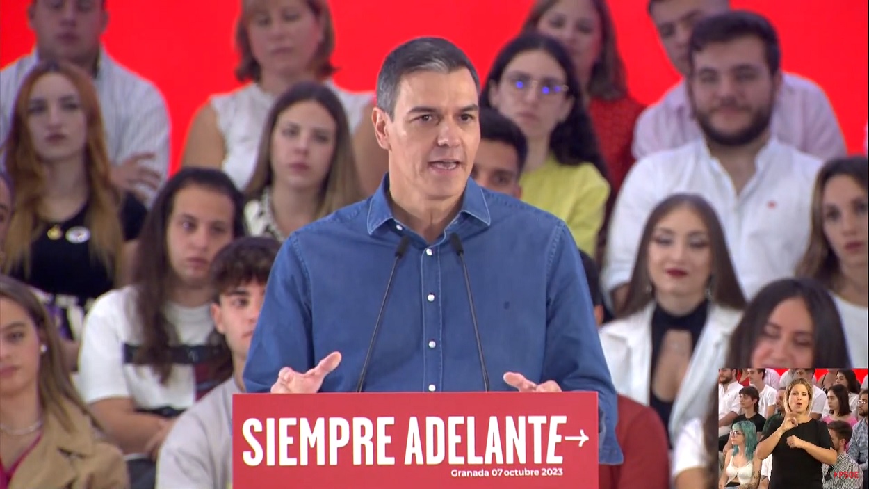 El secretario general del PSOE, Pedro Sánchez, interviene en un acto de partido en Granada. YouTube via @PSOE.