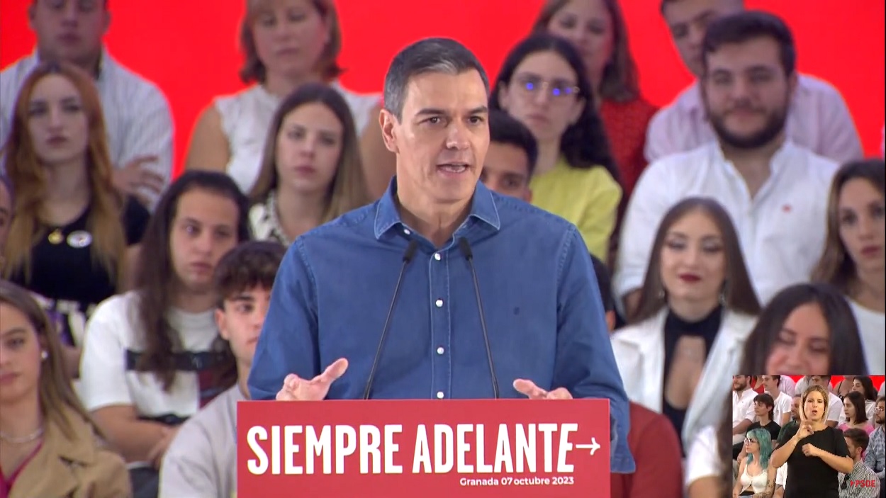 El secretario general del PSOE, Pedro Sánchez, interviene en un acto de partido en Granada. YouTube via @PSOE.