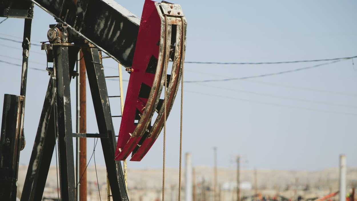 Un campo de extracción de petróleo en California. EP