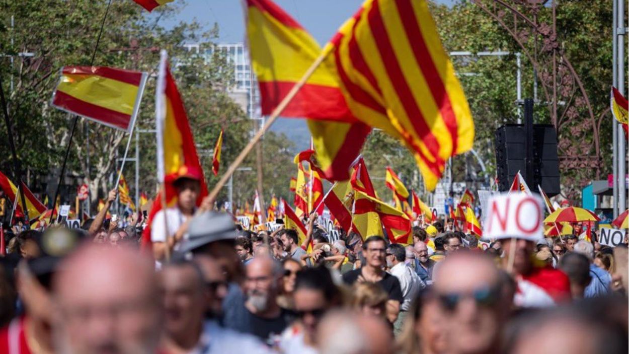 Las redes destapan la "manipulación" de Telemadrid en la cobertura de la manifestación de Barcelona. Telemadrid