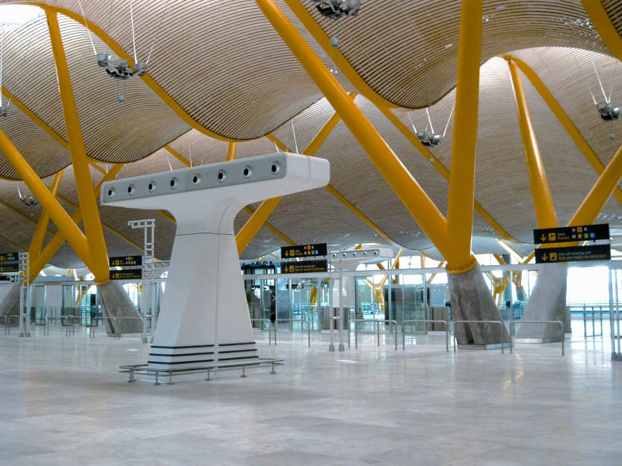 Terminal T4 del multipremiado aeropuerto Adolfo Suárez Madrid Barajas