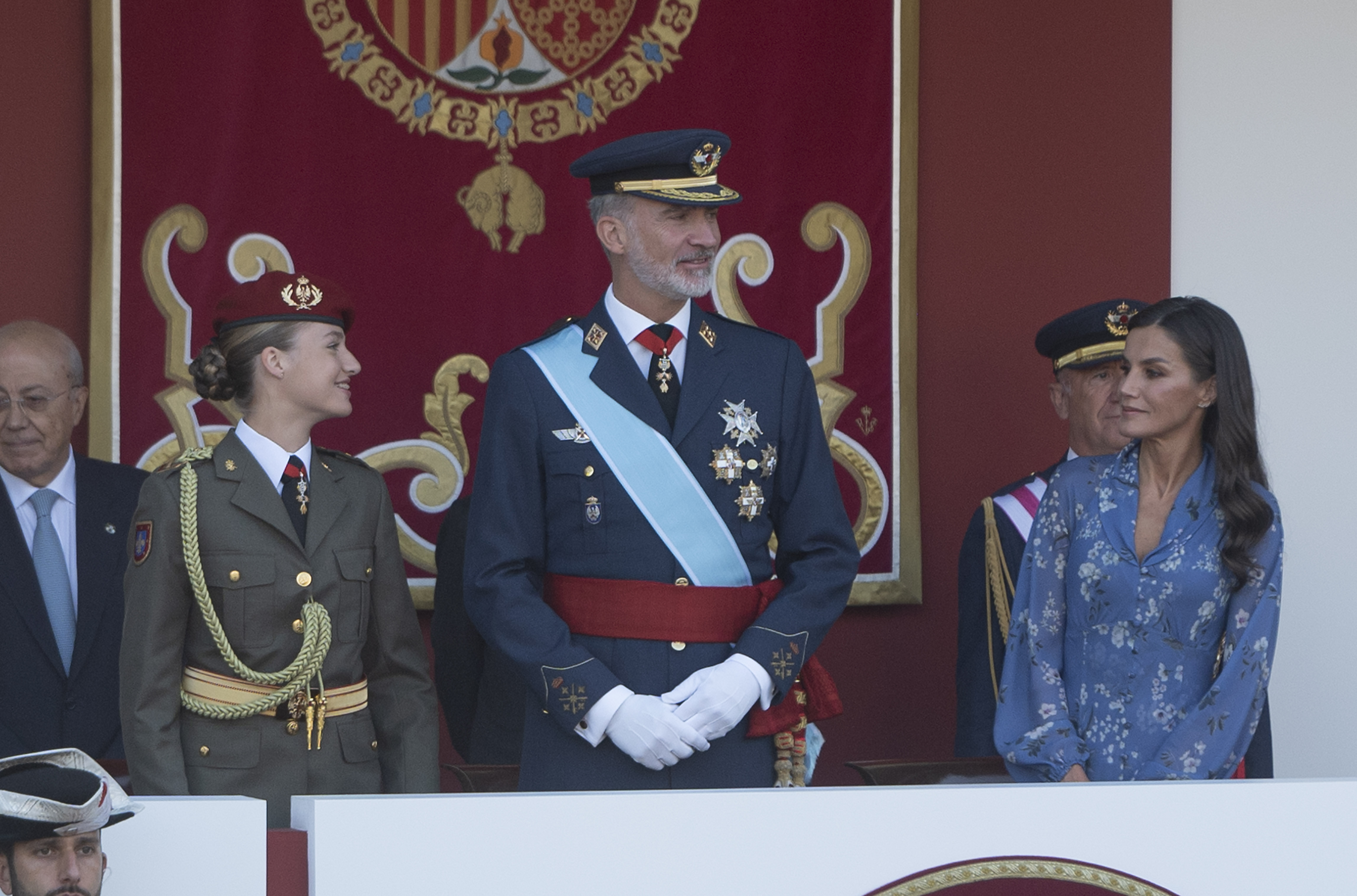 La Princesa de Asturias, Leonor; el Rey Felipe VI y la Reina Letizia durante el desfile del 12 de octubre 'Día de la Fiesta Nacional'. EP.