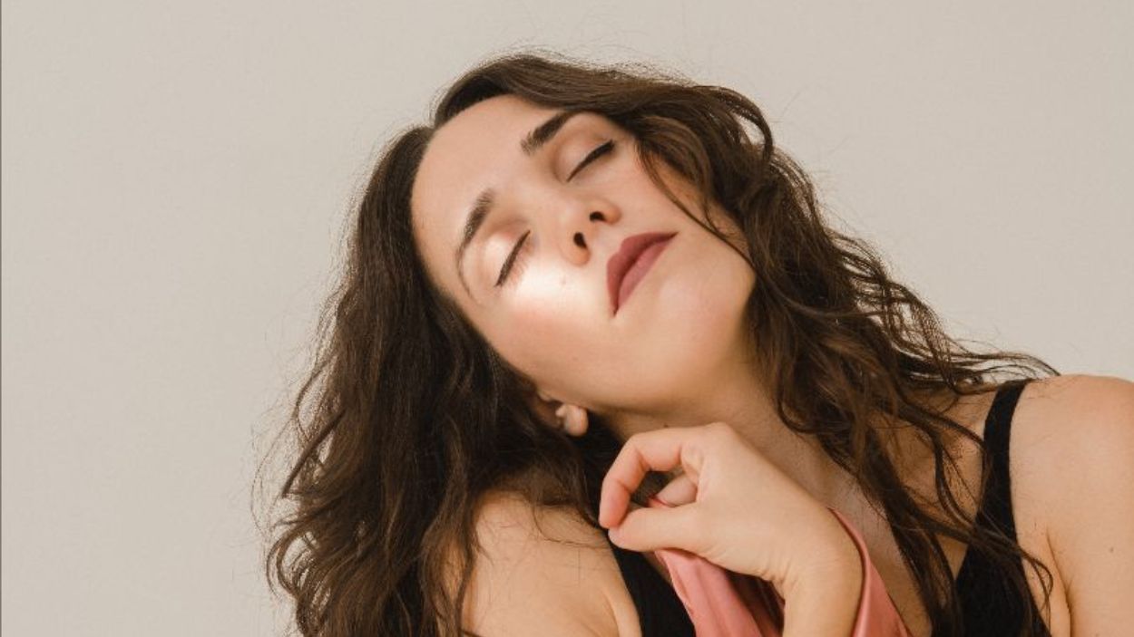 Carolina Alabau Para cada canción veo colores y trazos, luz u oscuridad