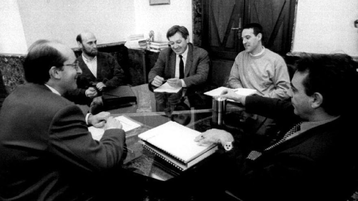El PP mantuvo negociaciones en Navarra con Herri Batasuna días después de un atentado de ETA. Archivo