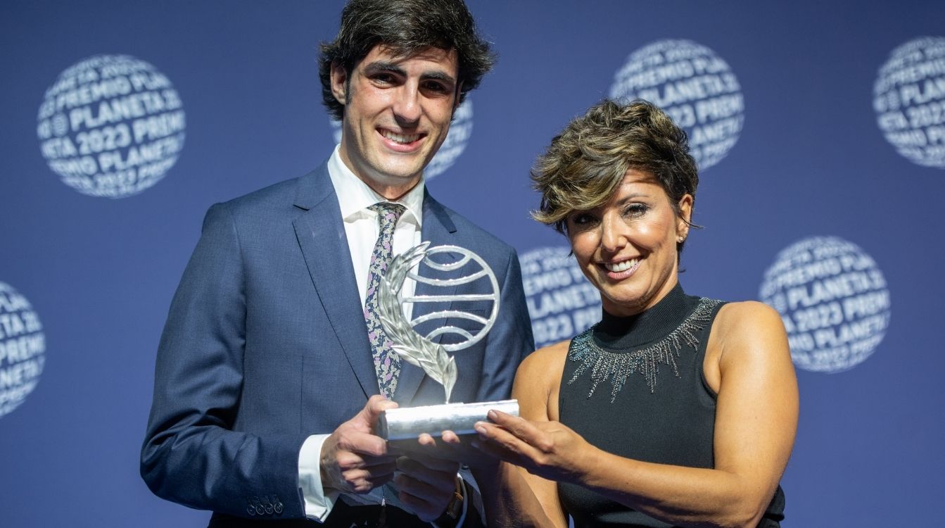Sonsoles Ónega y Alfonso Goizueta, ganadora y finalista respectivamente del Premio Planeta 2023