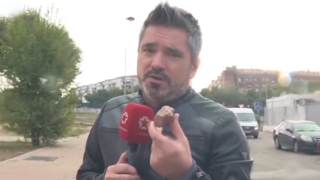 Masegosa sufre una agresión con piedras y cubos de agua en Telemadrid a