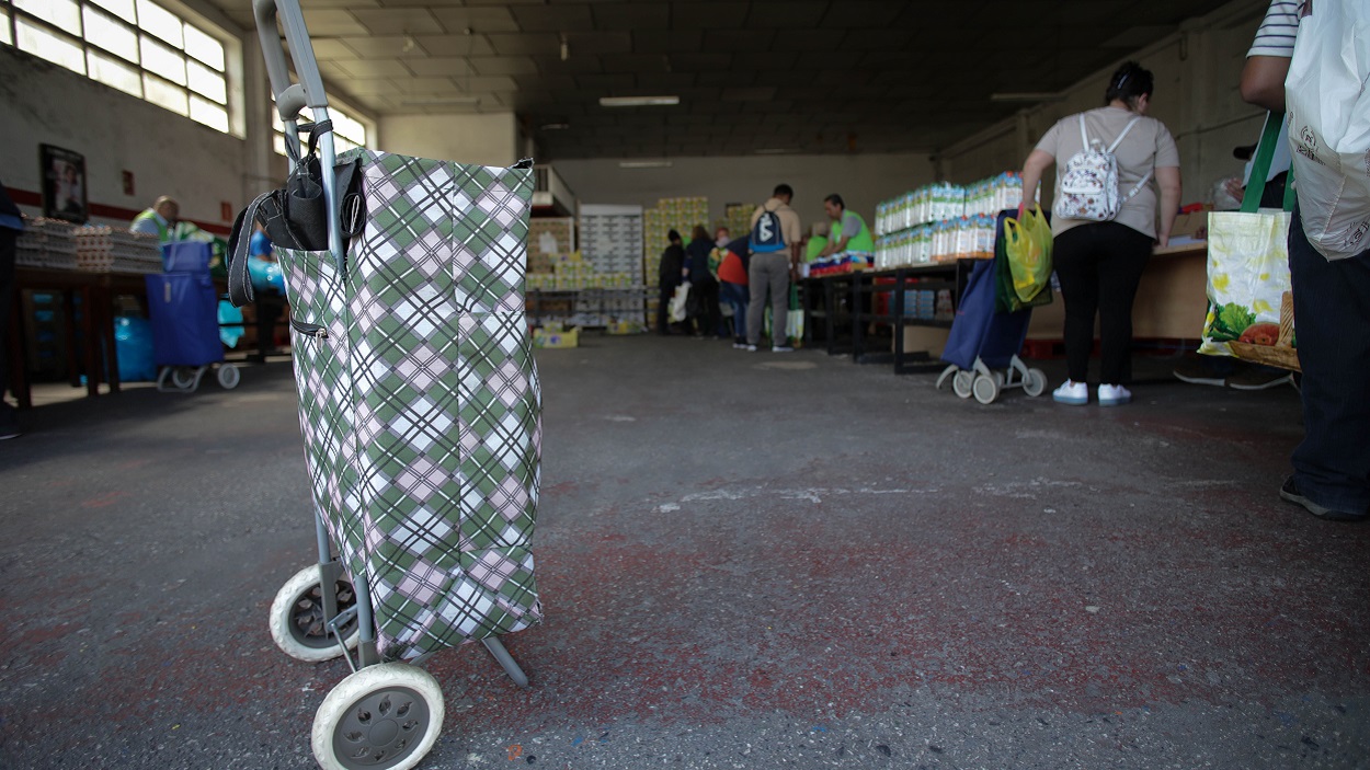 Los 12 millones de pobres de España se concentran en Extremadura, Canarias y Andalucía. EP