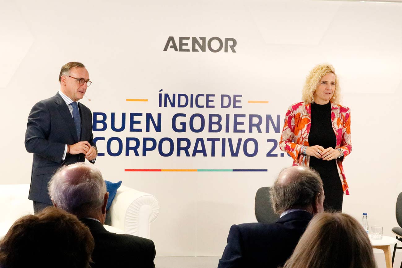 Javier Mejía, director de Marketing y Desarrollo de Negocio de AENOR, y Mayrata Conesa, directora ESG de AENOR, en la presentación del Índice de Buen Gobierno Corporativo