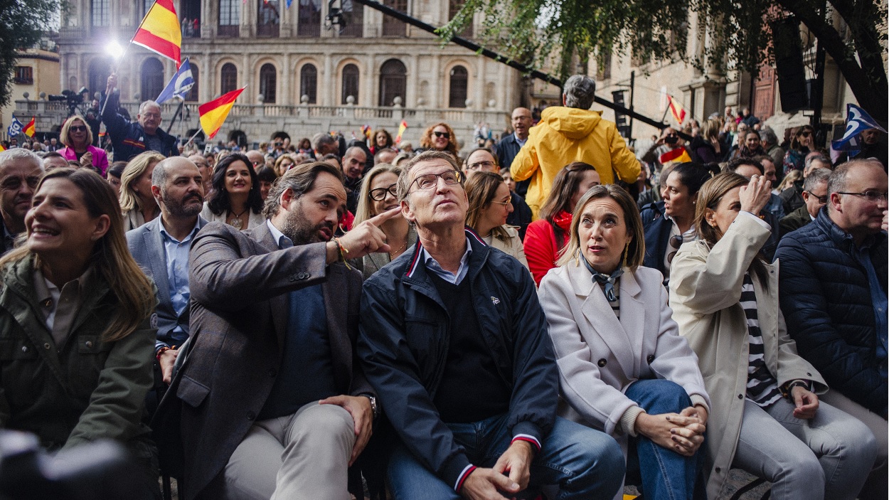 Alberto Núñez Feijóo, junto a Cuca Gamarra y Paco Núñez en Toledo. EP