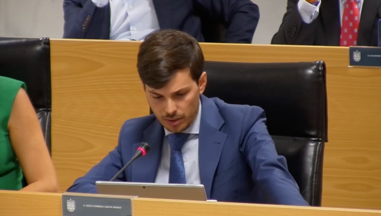 El comentario machista de un concejal del PP con un micro abierto: "Se ...