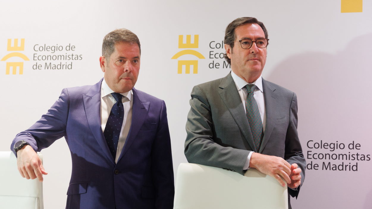 La patronal rechaza el pacto entre PSOE y Sumar antes de conocer los detalles del acuerdo. EP.