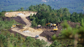 Imagen del inicio de las obras del parque de Acibal paralizado por el TSXG (Foto: Ecoloxistas en Acción).