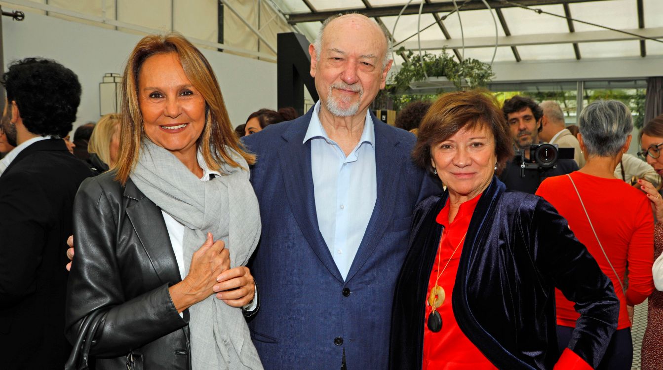 María Dueñas, Juan Eslava Galán y Nativel Preciado, en la presentación de NdeNovela (Foto Javier Ocaña)