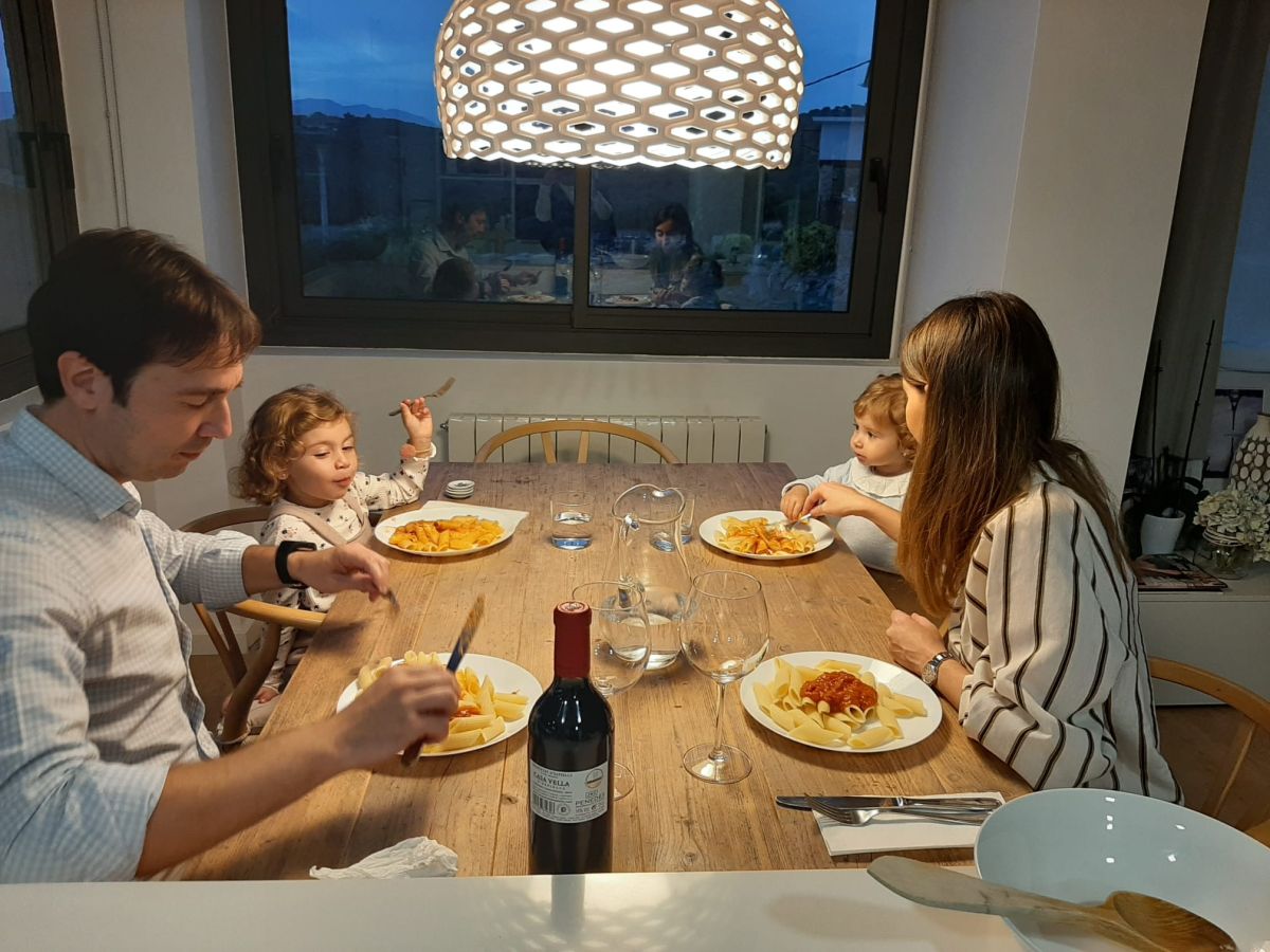 Familia consumiendo pasta | Foto de Grupo Gallo