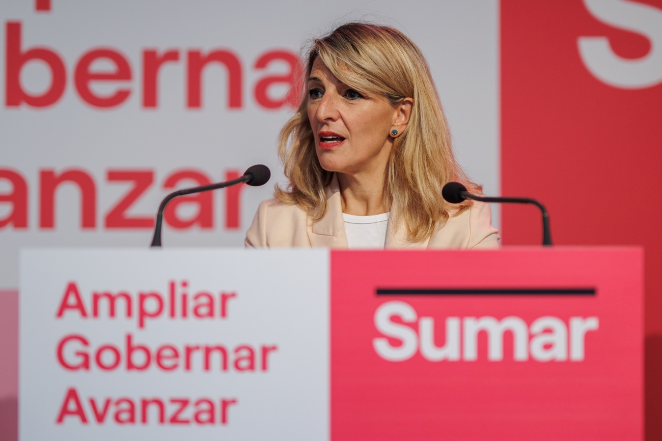 Yolanda Díaz en una rueda de prensa explicando el acuerdo de coalición. Europa Press.