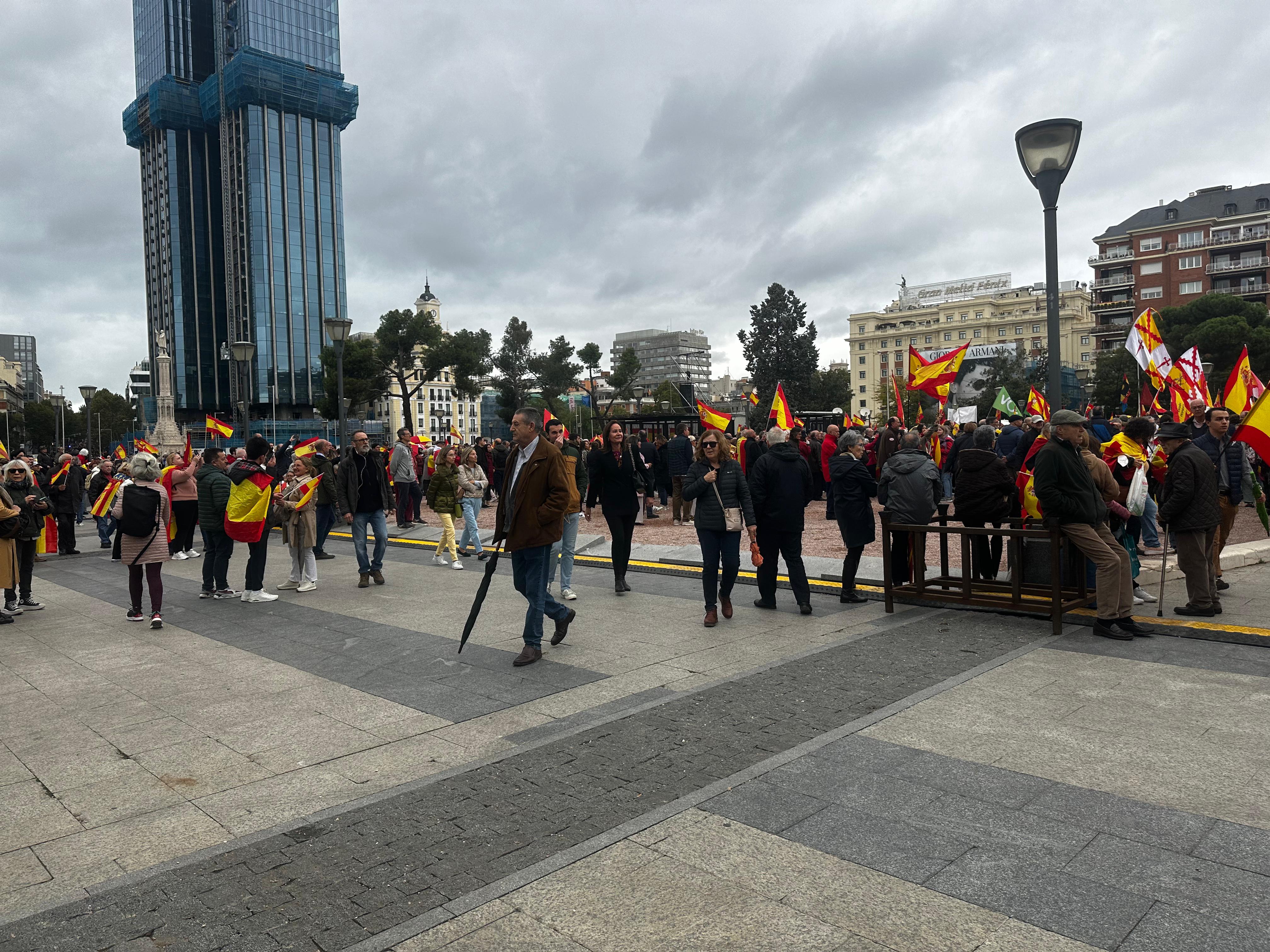 Foto 4: Vox toca fondo: fracaso absoluto de la manifestación promovida por Abascal contra Sánchez y la amnistía. 