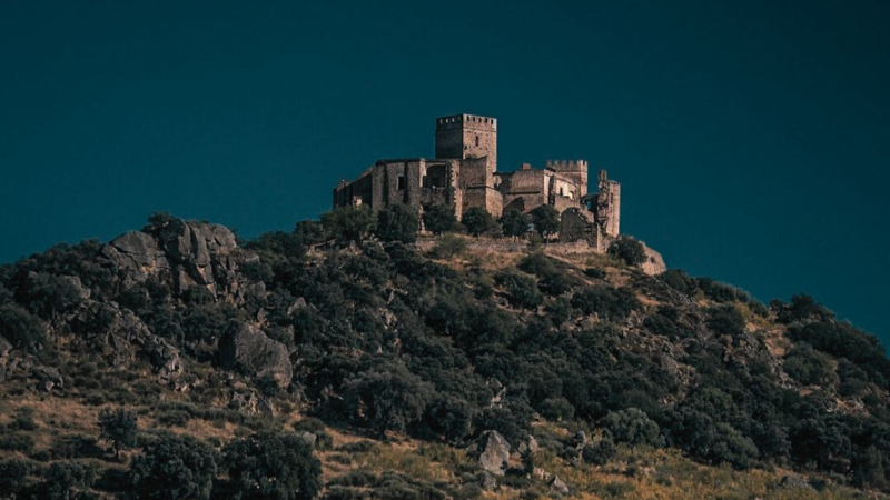 El Castillo de Belvís de Monroy, Navarra.