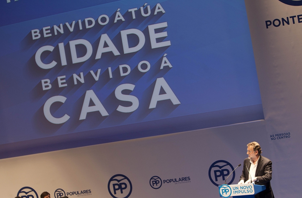 Rajoy durante un Congreso del PP en Pontevedra para mostrarle apoyo