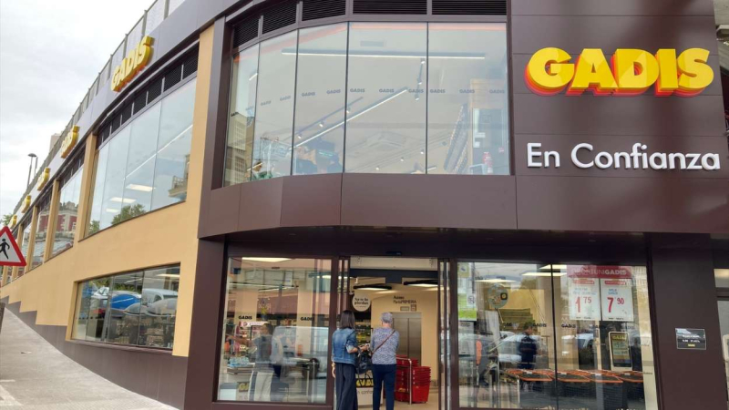 Fachada de un supermercado Gadis