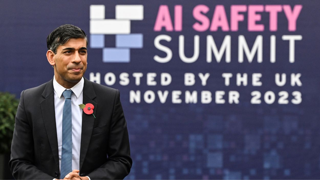 El primer ministro británico, Rishi Sunak, en la cumbre sobre IA. EP