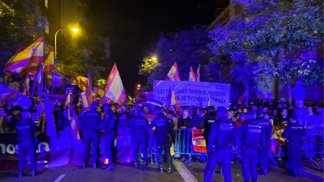 Protesta en Ferraz contra el PSOE y la amnistía. ElPlural.com