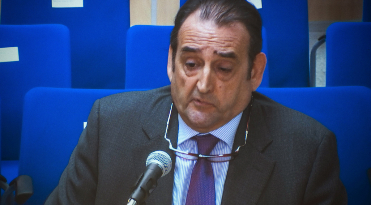 El notario barcelonés Carlos Masià Martí durante su declaración como testigo hoy en la décimo novena jornada del juicio por el caso Nóos ante la Audiencia de Palma