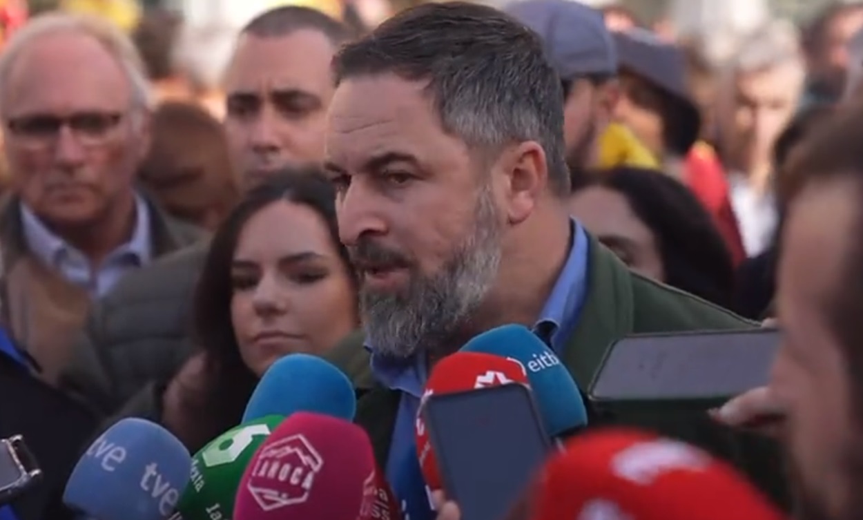 El líder de Vox, Santiago Abascal, durante la manifestación de este domingo. Vox.