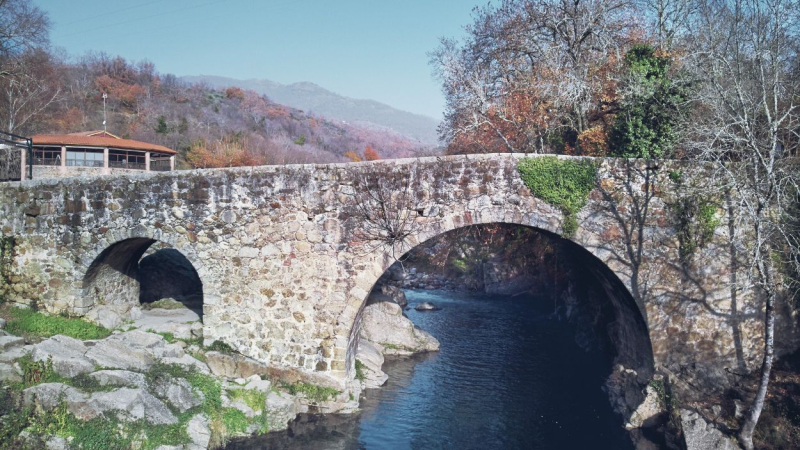 Puente de Cuartos, una construcción medieval típica de la región de La vera en el siglo XV.
